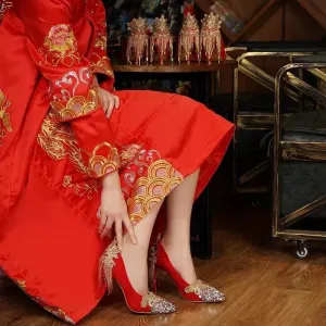 Palace Tetro Style Rhinestone Tassel Gold Lace Flower Bridal Heels